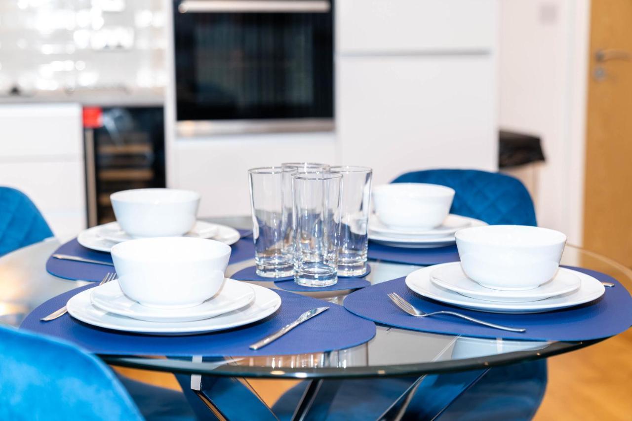 Maevela Apartments - Luxury Broad St Apartment - 2 Bed, 2 Bath - City Centre/Cube/Mailbox - With Underground Parking ✓- L Shape Sofa, Large 50 Inch Smart Tv With Free Netflix & Wifi Birmingam Exterior foto